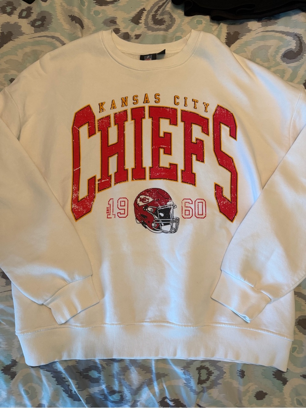 NFL Kansas City Chiefs White Crewneck with Red & Gold Graphics